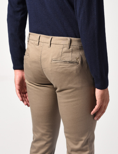 Picture of Cotton satin chino trousers