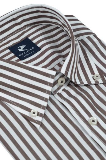 Imagen de CAMISA A RAYAS CON CUELLO BUTTON DOWN