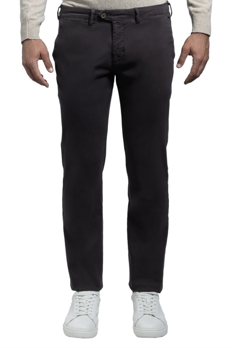 Imagen de pantalón chino de tejido armaturado teñido