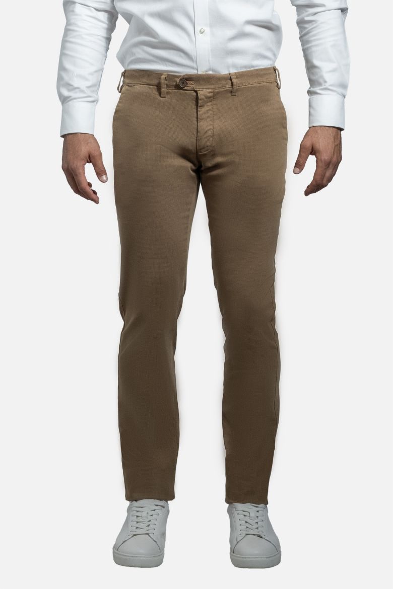 Imagen de pantalón chino de tejido de velur teñido